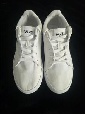 Vans Seldan White Canvas Platform Sneakers Missy Size 4 Lace Up Shoes
